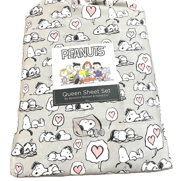 Berkshire Bedding New Tik Tok Viral Peanuts Snoopy Valentines Day Sheet Set Gray Queen Size
